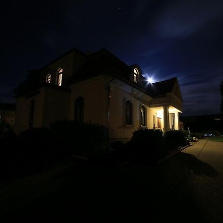 Bed and Breakfast Prestige Wierzchowisko Exterior foto